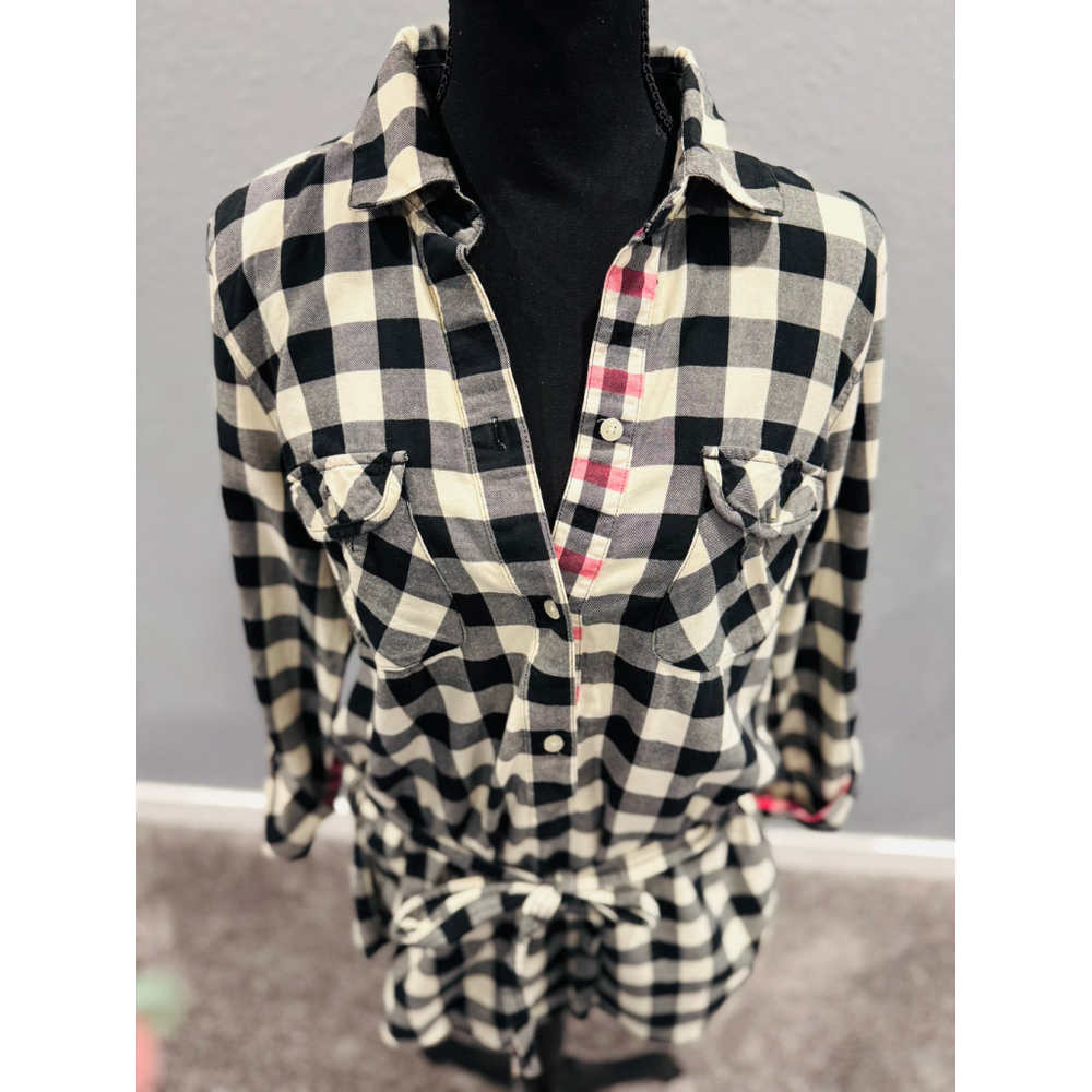 American Eagle Outfitters Women's Shirt, Size 12, Black and White - Picture 6 of 8